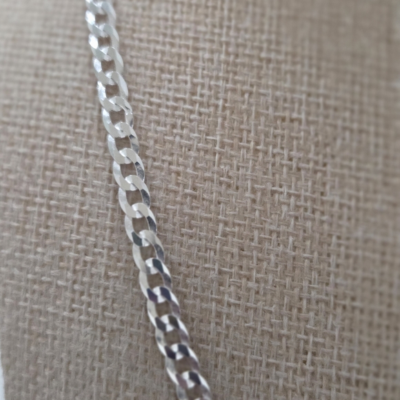 Elegant Silver Chain Necklace - Picture 2 of 3